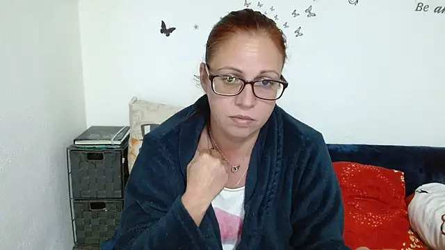 LadyHellene 现场XXX聊天