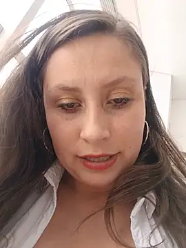 LIA--23 – Live XXX-chat