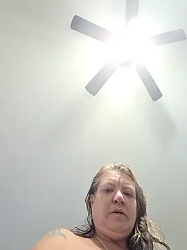 Chat +18 de TheArielXO ao vivo