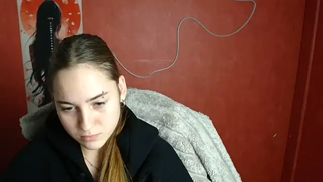 Chat +18 de Holly_Mooon_ ao vivo