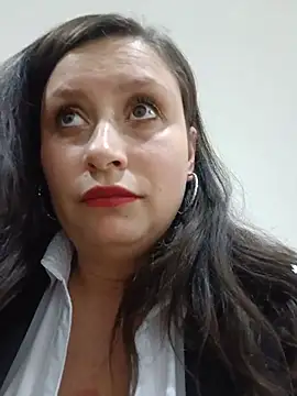 LIA--23 Adlı Modelin Canlı XXX Sohbeti