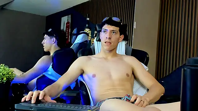 Show modela TheGhostforeeonss na web-kameri