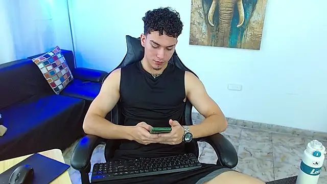ryan_cum18 live XXX chat
