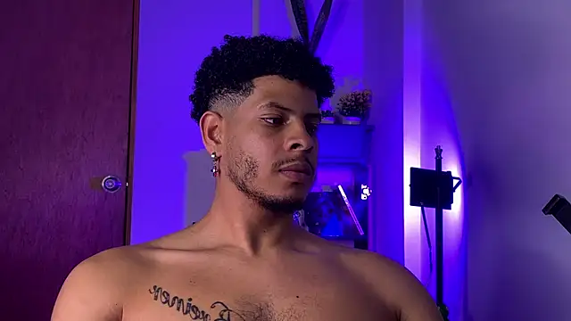 colt_addam Chat XXX in diretta