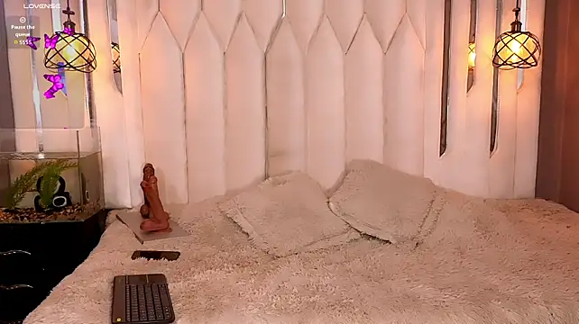 Megan_Do_Santos Show in webcam