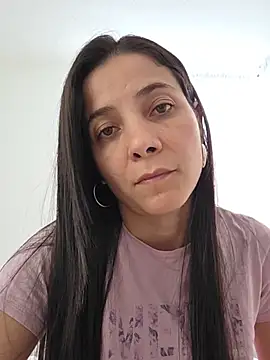 miaeyex's Live XXX Chat