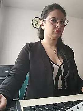 Paolitha25 élő XXX-chatje