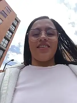 Chat +18 de Luna_Rose1 ao vivo