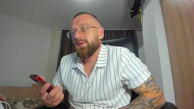 Živý XXX chat Findom_guy