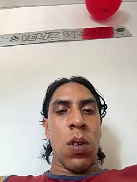 Monkey_uchiha777 Adlı Modelin Canlı XXX Sohbeti