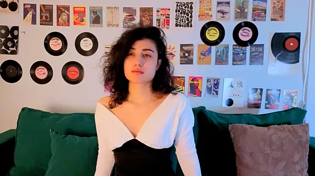 Maya_Rogerss Chat XXX in diretta