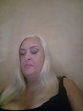 Julia20X's Live XXX Chat