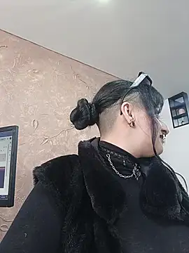 ValkiriaFoX Adlı Modelin Canlı XXX Sohbeti