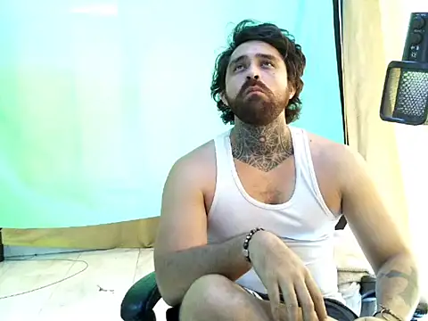 Chat +18 de aronmiller404 ao vivo