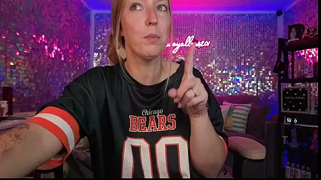 lucyallen4201のライブXXXチャット