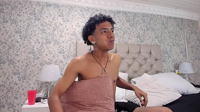 MarckThompsonn's Live XXX Chat