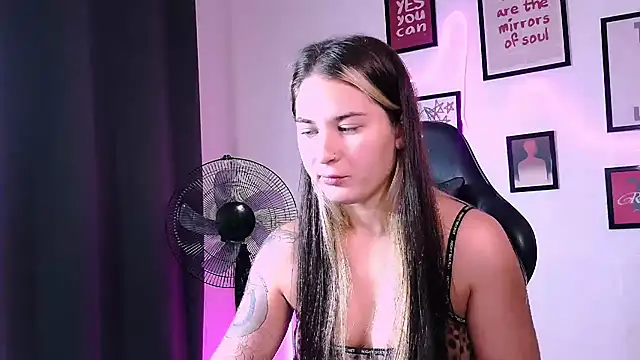 AlisaFrost Chat XXX in diretta