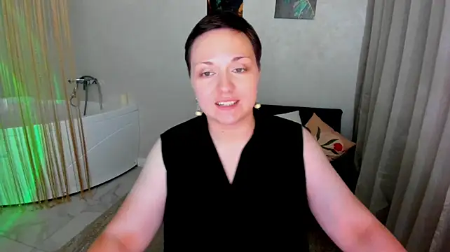 GoldenHazee Chat XXX in diretta