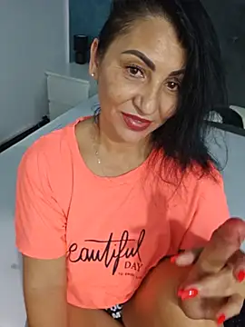 OhhhLauraxx's Live XXX Chat