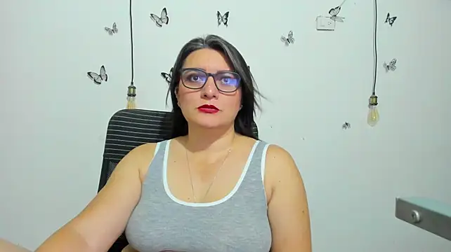 Amie_Adams82_ 라이브 XXX 채팅