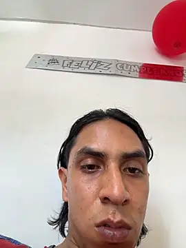 Chat +18 de Monkey_uchiha777 ao vivo