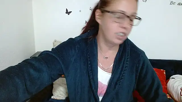 LadyHellene live XXX chat