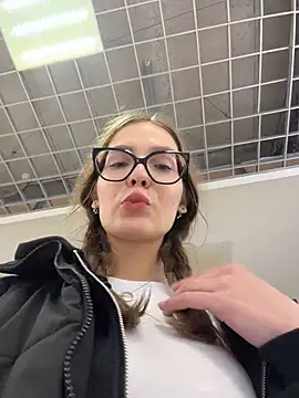 MilliWish's Webcam Show