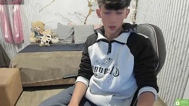 ETHANN_TAY1 élő XXX-chatje