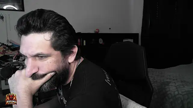 DevilPup75_ live XXX chat