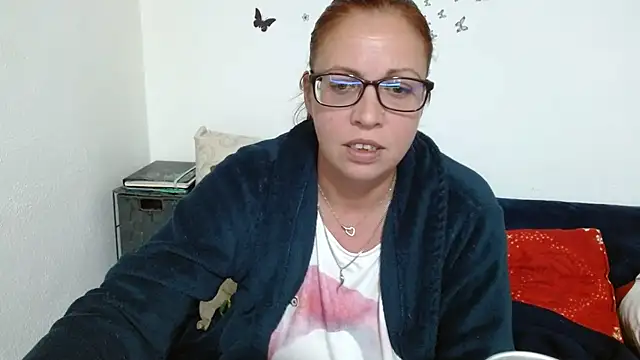 LadyHellene Chat XXX live