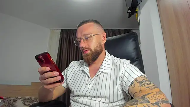 Chatroom XXX en direct de Findom_guy