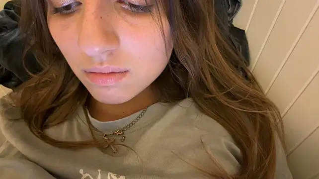 Chat XXX en directo de ActaedCottage