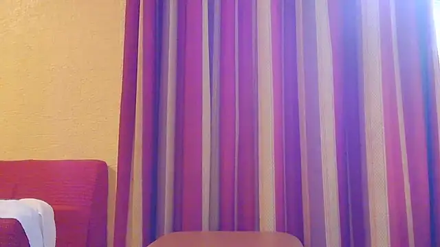 LatinopervsのライブXXXチャット