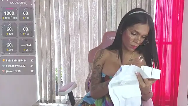 دردشة Queen_Morena الجنسية المباشرة
