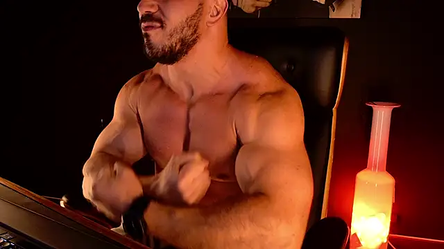 AngeloEric Chat XXX live