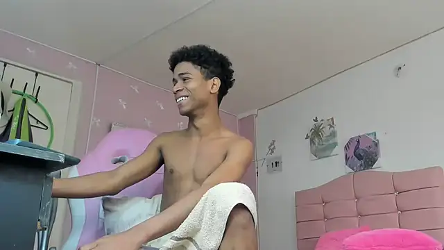 Santy_bigcock_01 Chat XXX in diretta