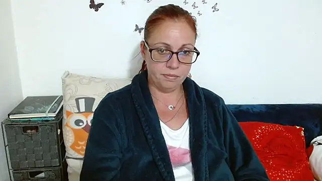 Chat +18 de LadyHellene ao vivo