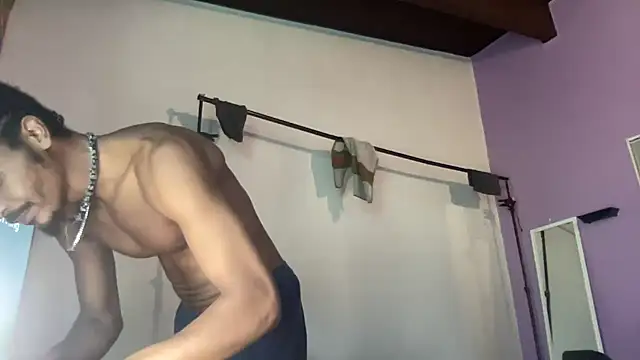 TRILLAHUNG's Live XXX Chat