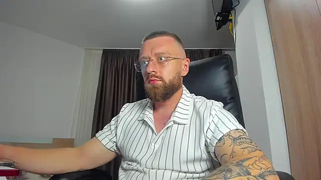 XXX chat uživo modela Findom_guy
