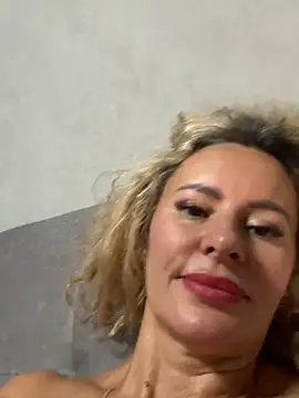 Show modela Tania201243 na web-kameri