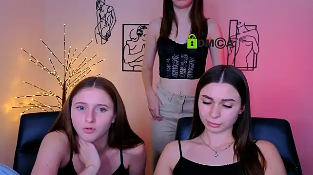 Онлайн чат XXX flora_ri