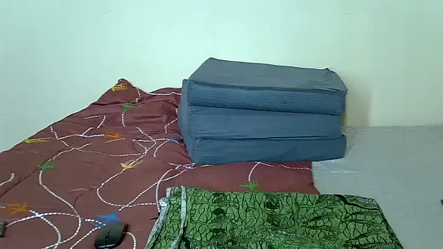 nicolesbiggy's Webcam Show