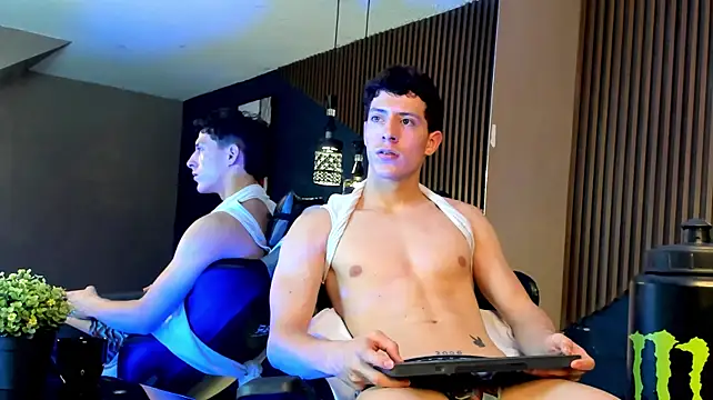 TheGhostforeeonss' Live XXX Chat