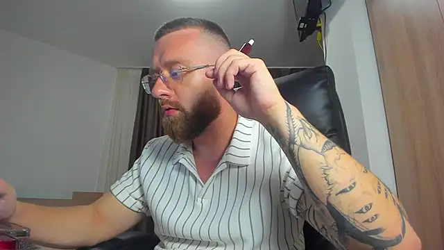 XXX chat uživo modela Findom_guy