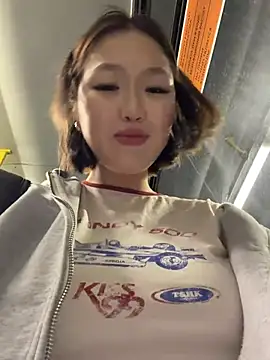 แชท XXX สดของ CreamPuff-