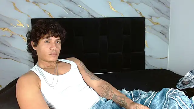 MaximilianRoth Live XXX Chat