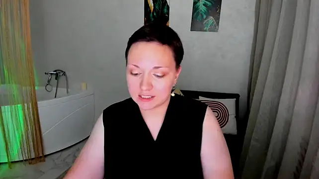 GoldenHazee Chat XXX live