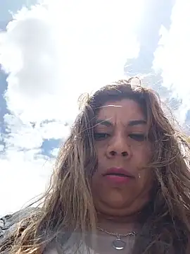 Chat +18 de Laura-Hernandez ao vivo