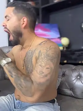 XXX chat uživo modela matteosantos