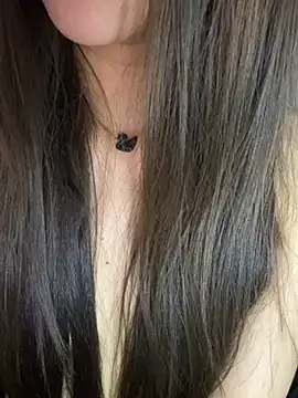 Yiyina_17 XXX чат на живо